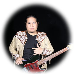 Coco. Cantante, guitarrista y compositor de Rockpango